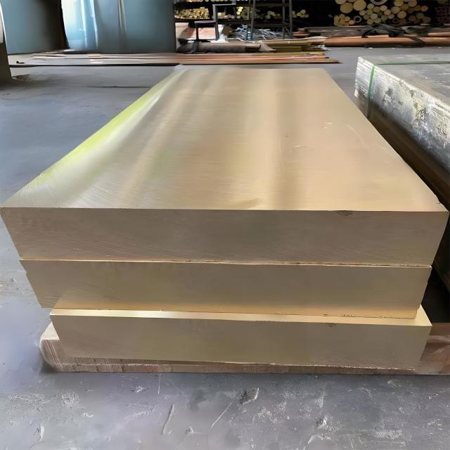 Corrosion resistant aluminum bronze plate with excellent wear resistance